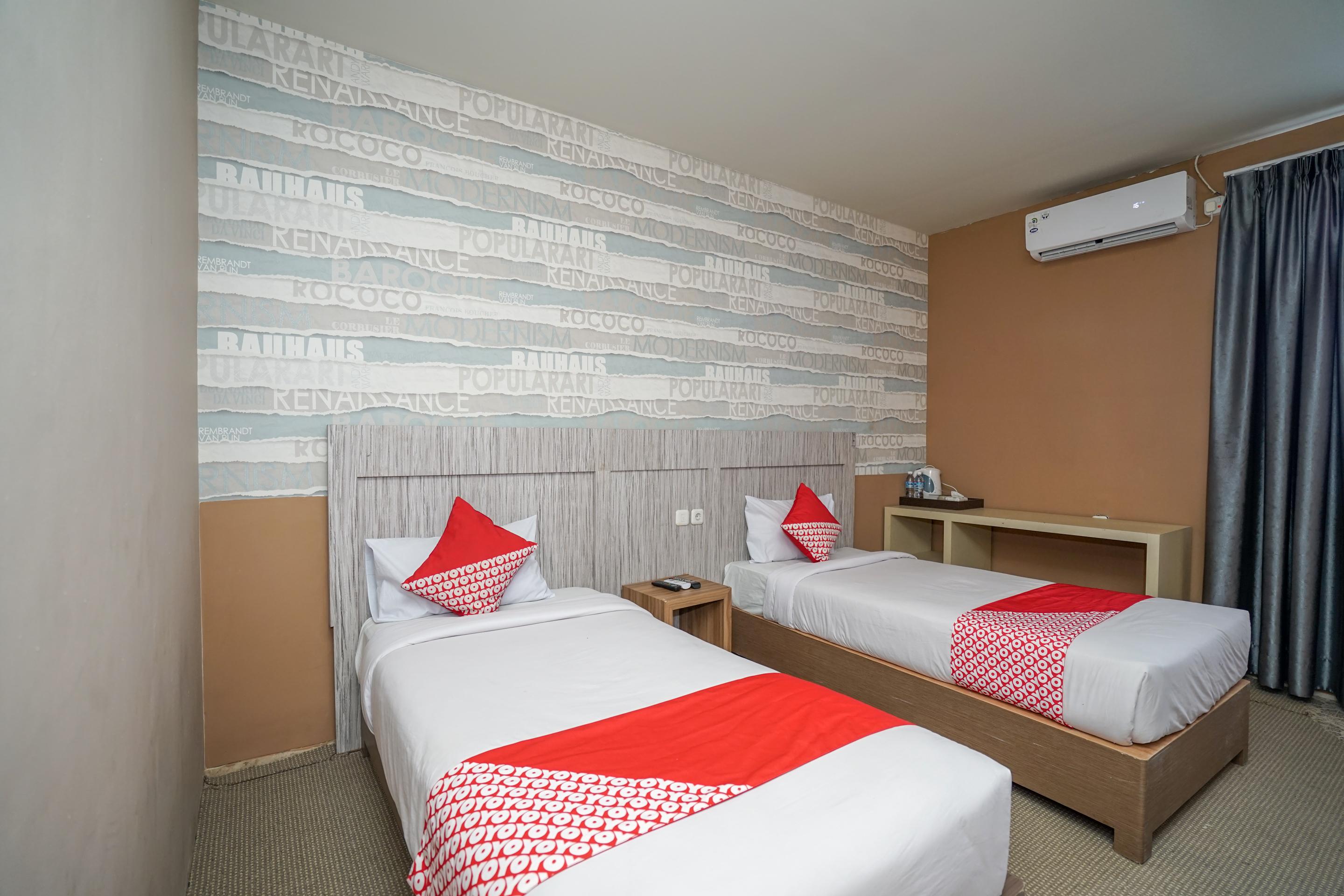 Urbanview Hotel Best Skip Palimbão Exterior foto